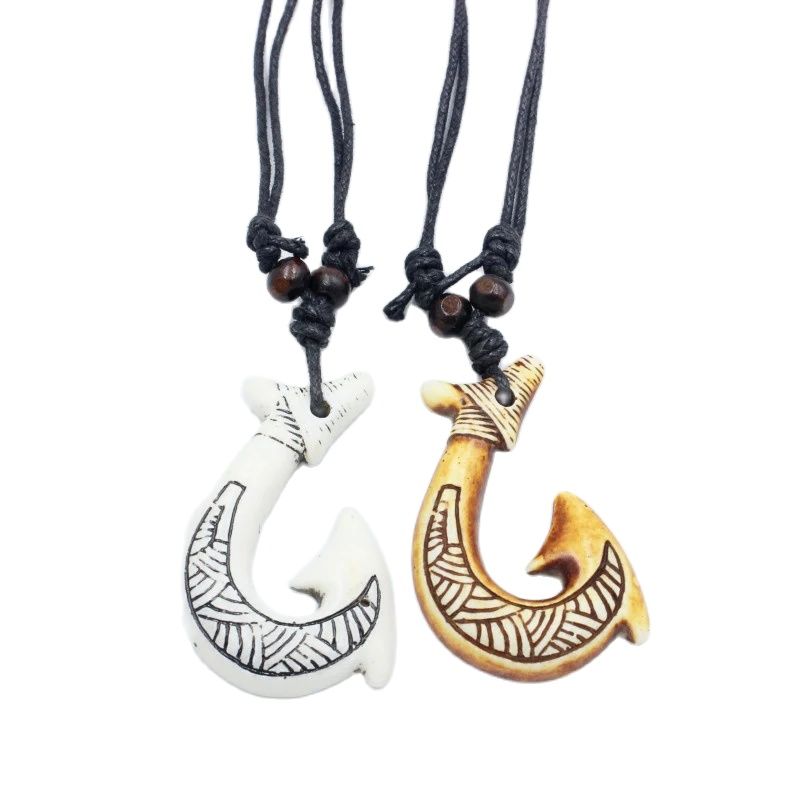 Resin Art Necklace - Collier en forme d'hameçon maori de