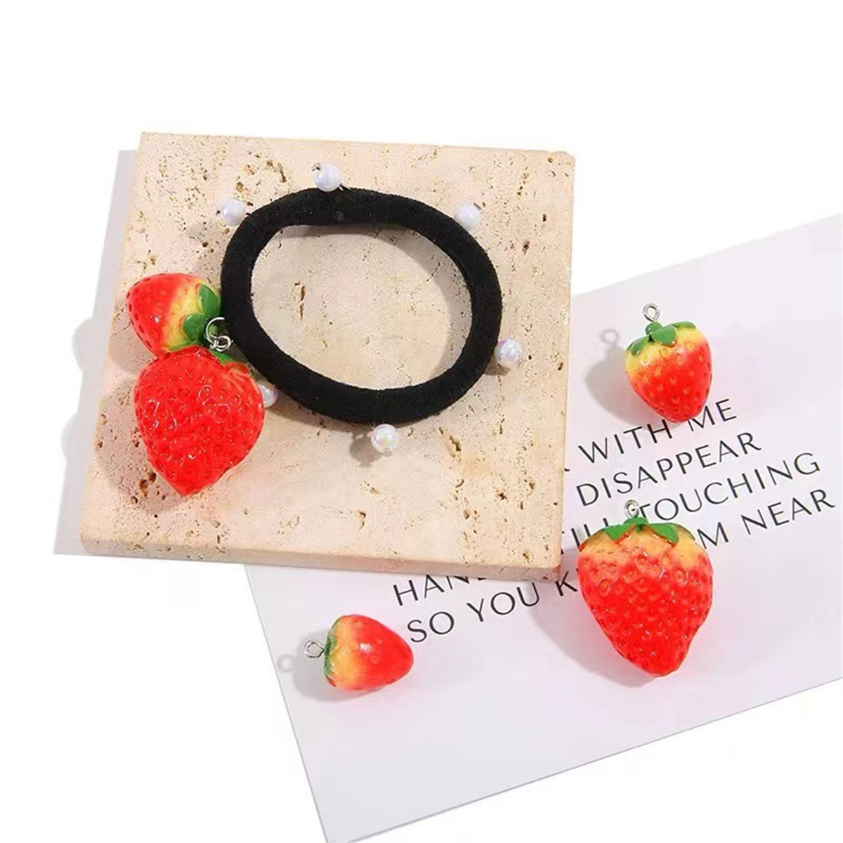 SG04 mignon 5 pièces fraise fr - Resin Art Necklace avis et prix
